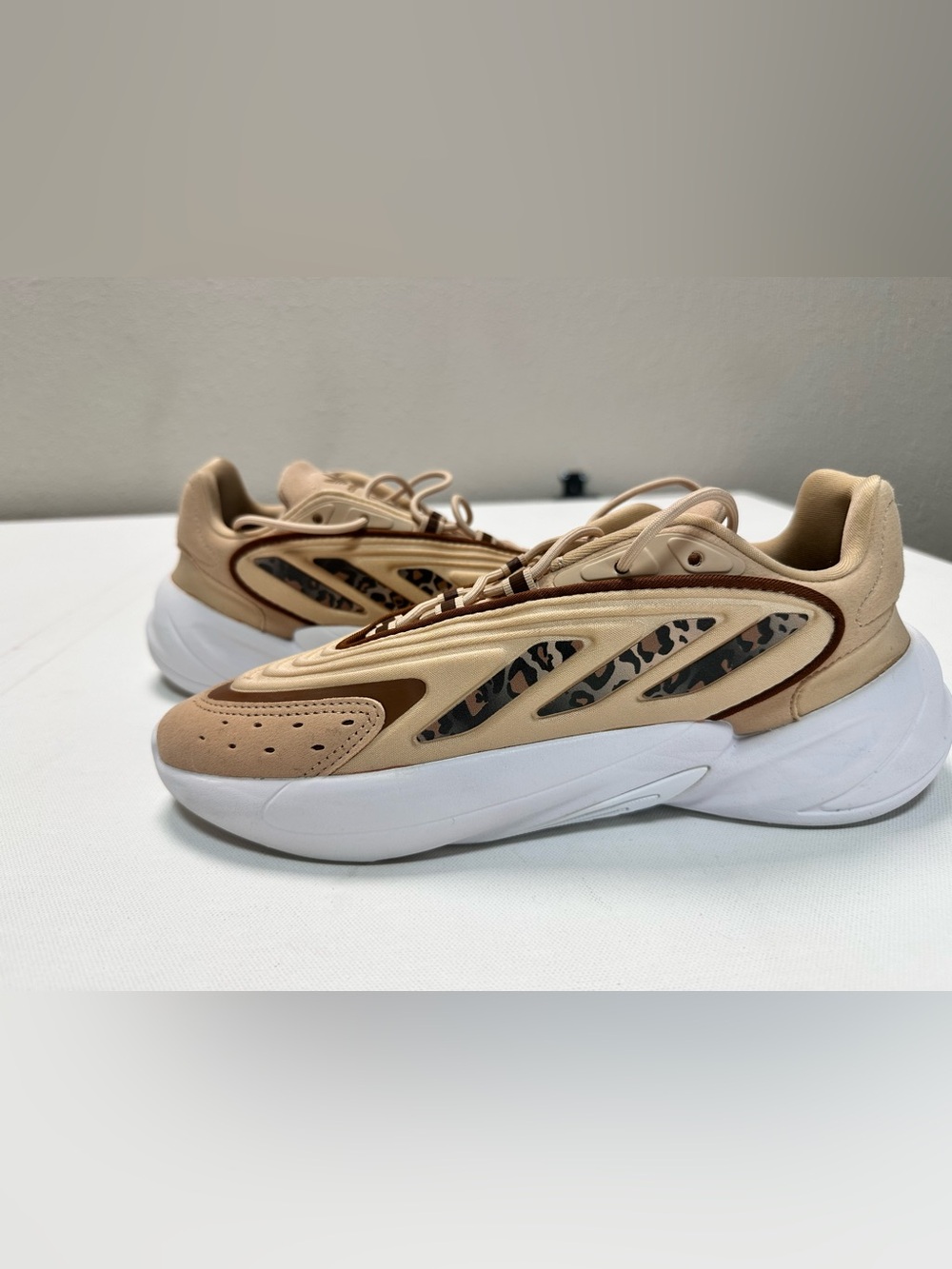 Adidas Ozelia Magic Beige Wild Brown Gold Metallic Women’s Sz 8 Leopard Print